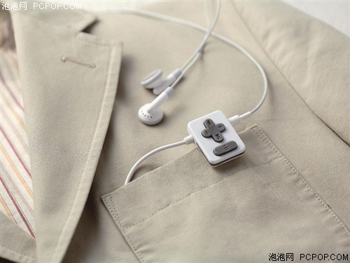 iPod也用干電池?最新線控充電器出爐